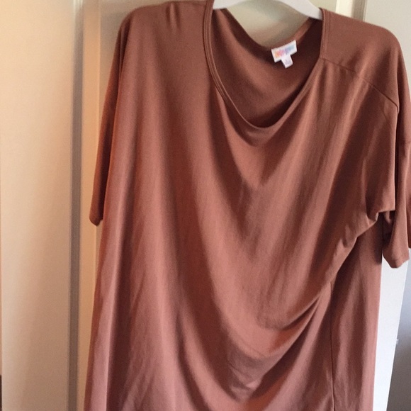 LuLaRoe Tops - Lularoe high low shirt